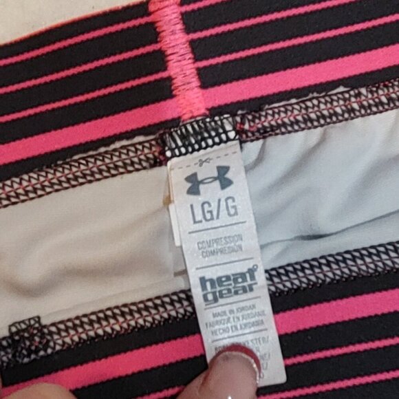 Under Armour heatgear vollyball/compression shorts - Picture 3 of 5